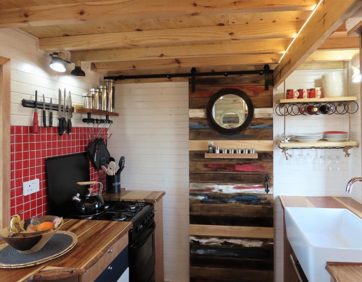 Appartement Bellatiny, Tiny House & Gypsy Wagon à Ondekaremba Extérieur photo