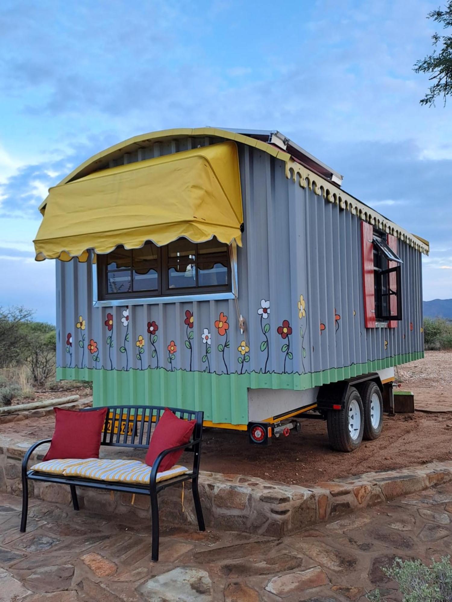 Appartement Bellatiny, Tiny House & Gypsy Wagon à Ondekaremba Extérieur photo